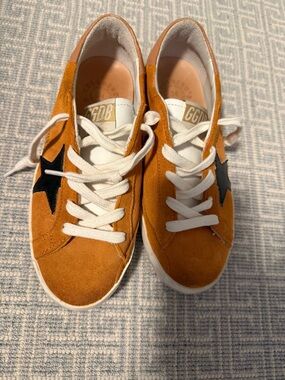 Golden Goose Kids Suede Sneakers in Cognac with Black Star